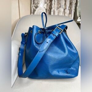 Louis Vuitton Epi Noe Bucket Bag Shoulder Bag Cobalt Blue Leather Tie Closure